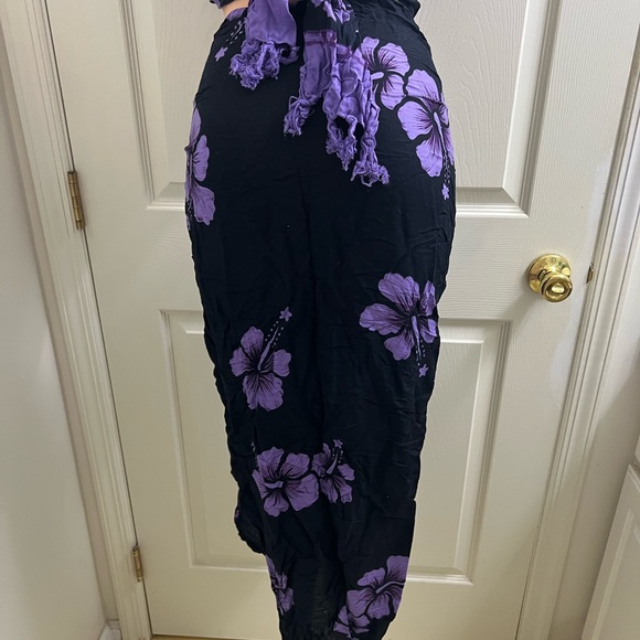 Purple & Black Hibiscus Halter Top and Sarong - Picture 5 of 6